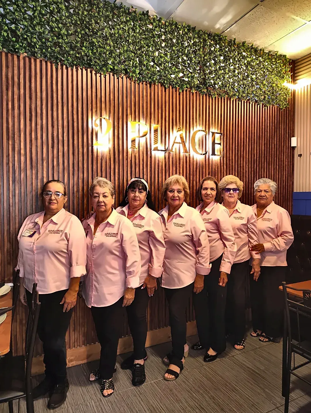 Club de la Amistad volunteers